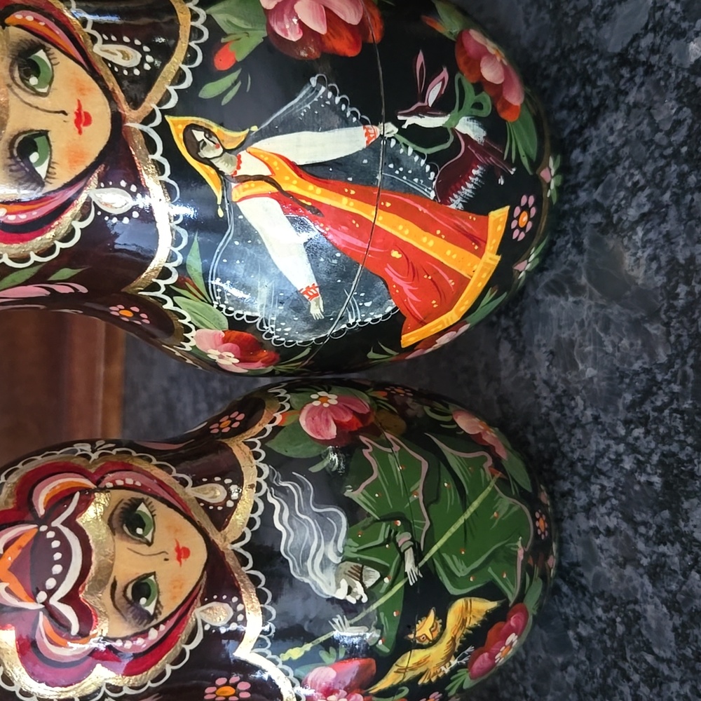 Vintage Russian Matryoshka 9 Piece Handpainted Nesting Wood Dolls - Picture 9 of 16